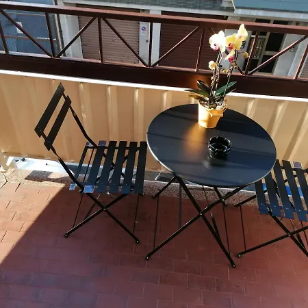 Apartment Casa Martina- Airport Free Shuttle-h24 *